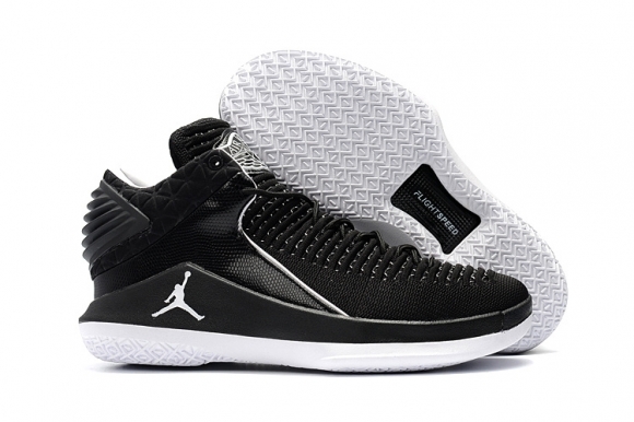 Air Jordan 32 32 Low Noir Blanc