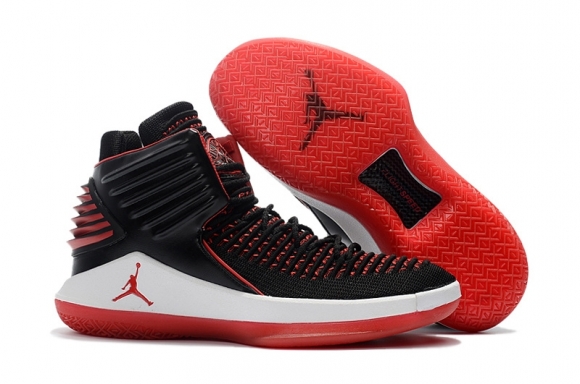 Air Jordan 32 "Banned" Noir Rouge