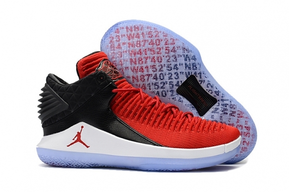 Air Jordan 32 Low Rouge Noir Blanc