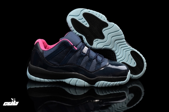 Air Jordan 11 Foncé Bleu Rose