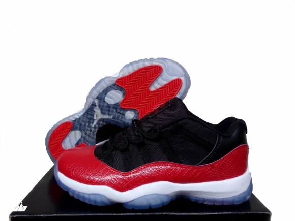 Air Jordan 11 Noir Blanc Rouge Bleu