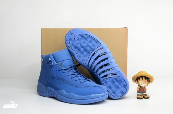 Air Jordan 12 Bleu