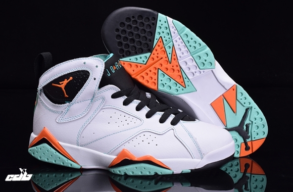 Air Jordan 7 Blanc Noir Vert Orange