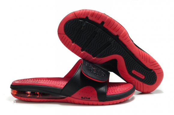 LeBron Claquette Rouge Noir