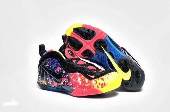 Nike Air Foamposite Noir Rouge Jaune Bleu