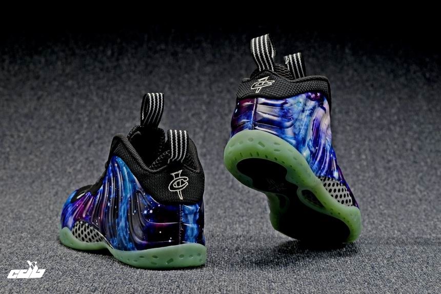 Nike Air Foamposite Noir Bleu Pourpre