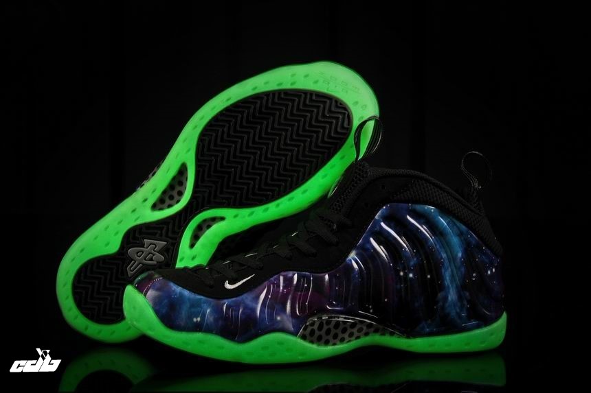 Nike Air Foamposite Noir Bleu Pourpre